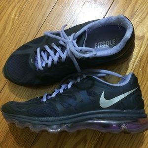 Women’s Nike Air Max 2012 - Size 8